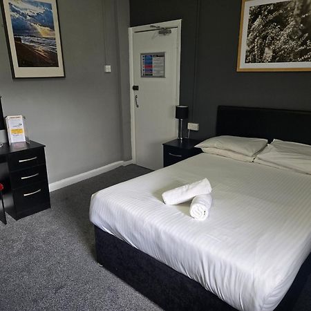Peek-A-Booze - Budget Hotel - Adults Only ブラックプール エクステリア 写真