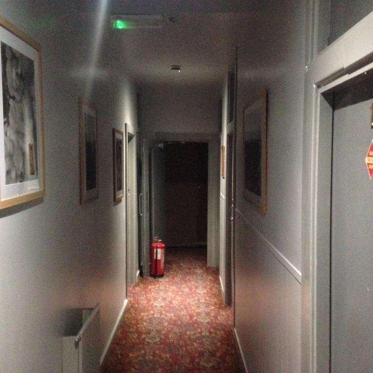 Peek-A-Booze - Budget Hotel - Adults Only ブラックプール エクステリア 写真