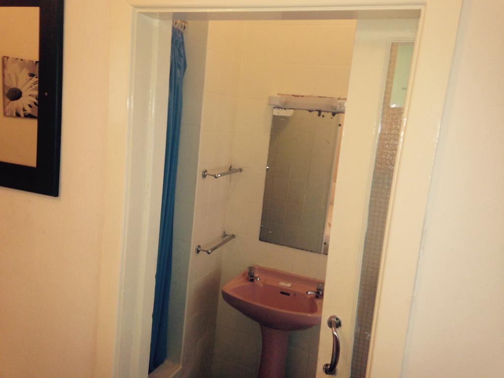 Peek-A-Booze - Budget Hotel - Adults Only ブラックプール 部屋 写真