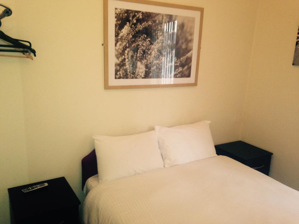 Peek-A-Booze - Budget Hotel - Adults Only ブラックプール 部屋 写真